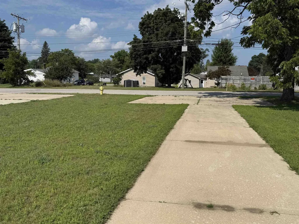 522 S Cedar Kalkaska Township MI 49646