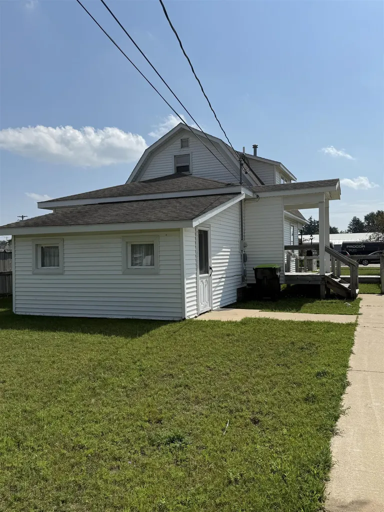 522 S Cedar Kalkaska Township MI 49646