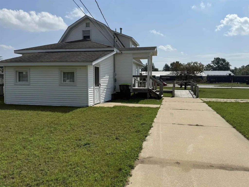 522 S Cedar Kalkaska Township MI 49646