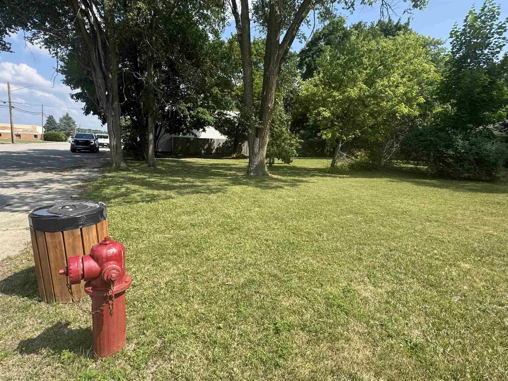 222 N Main Street Lake City City MI 49651