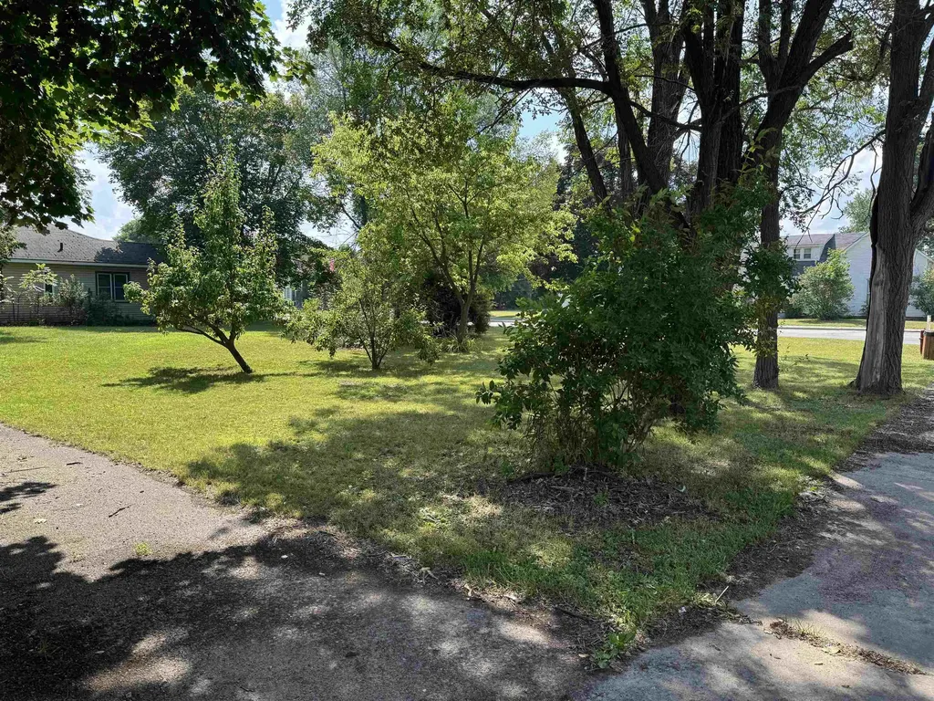 222 N Main Street Lake City City MI 49651