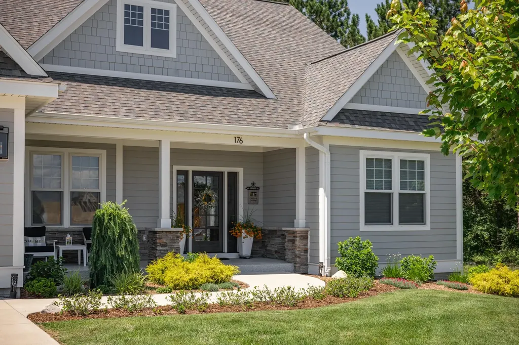 176 Vineyard Ridge Drive Peninsula Township MI 49686