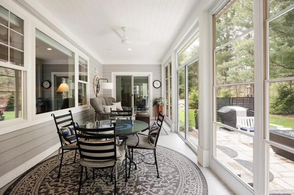 176 Vineyard Ridge Drive Peninsula Township MI 49686