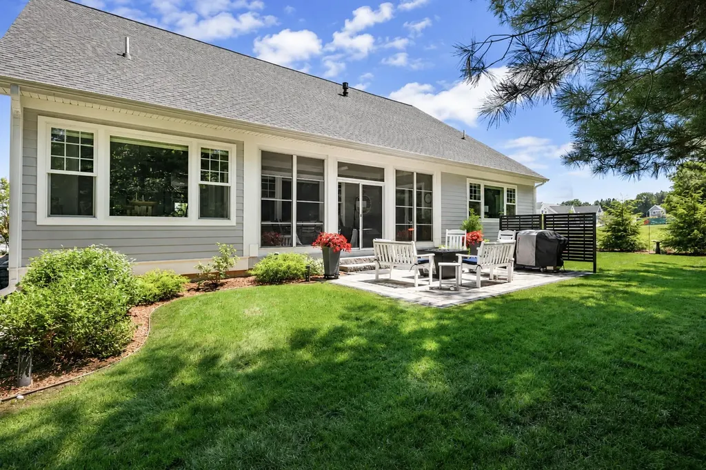 176 Vineyard Ridge Drive Peninsula Township MI 49686