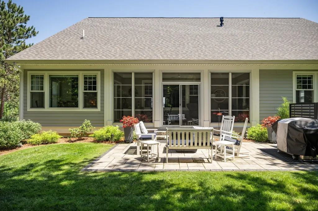 176 Vineyard Ridge Drive Peninsula Township MI 49686