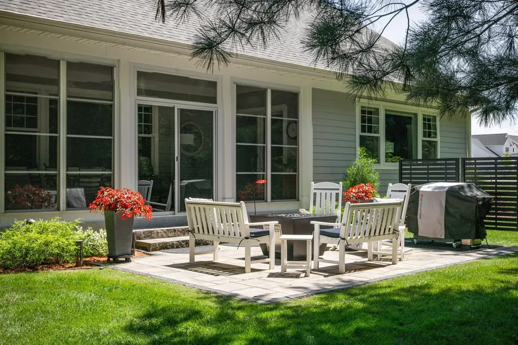 176 Vineyard Ridge Drive Peninsula Township MI 49686