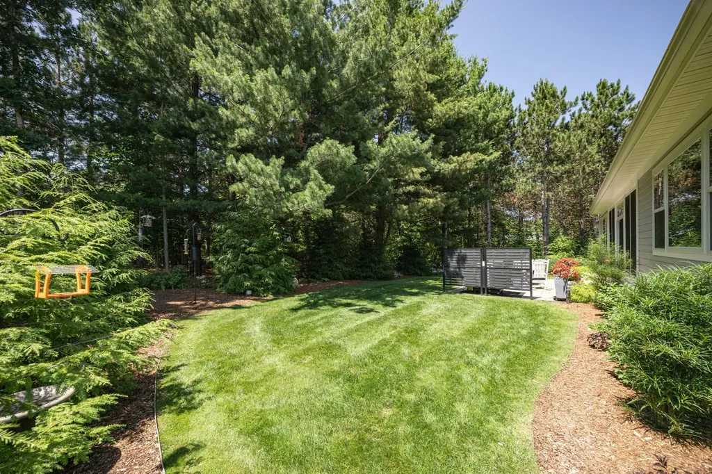 176 Vineyard Ridge Drive Peninsula Township MI 49686