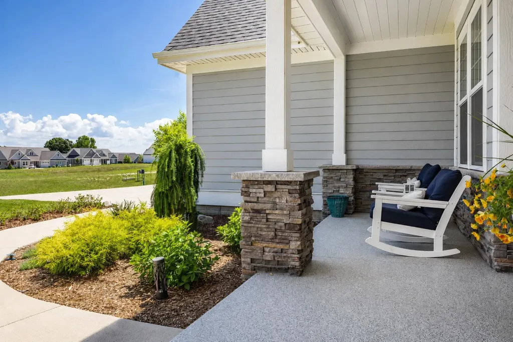 176 Vineyard Ridge Drive Peninsula Township MI 49686