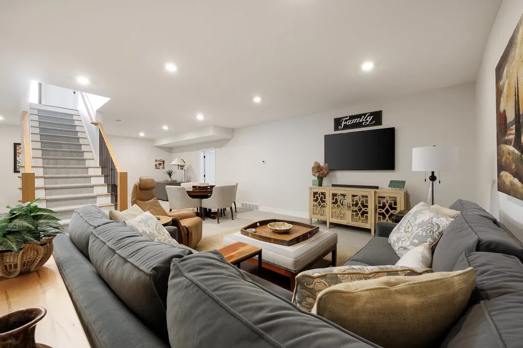 176 Vineyard Ridge Drive Peninsula Township MI 49686