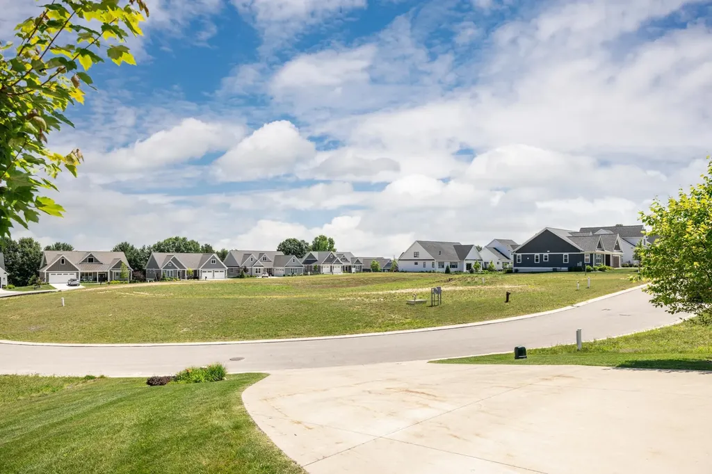 176 Vineyard Ridge Drive Peninsula Township MI 49686