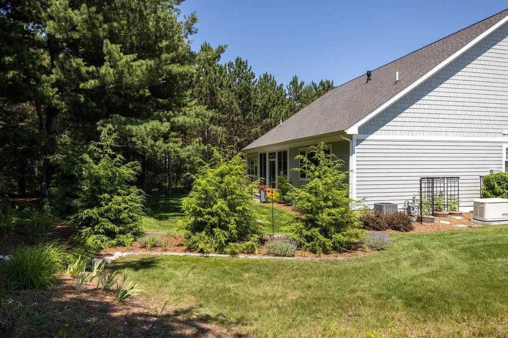 176 Vineyard Ridge Drive Peninsula Township MI 49686