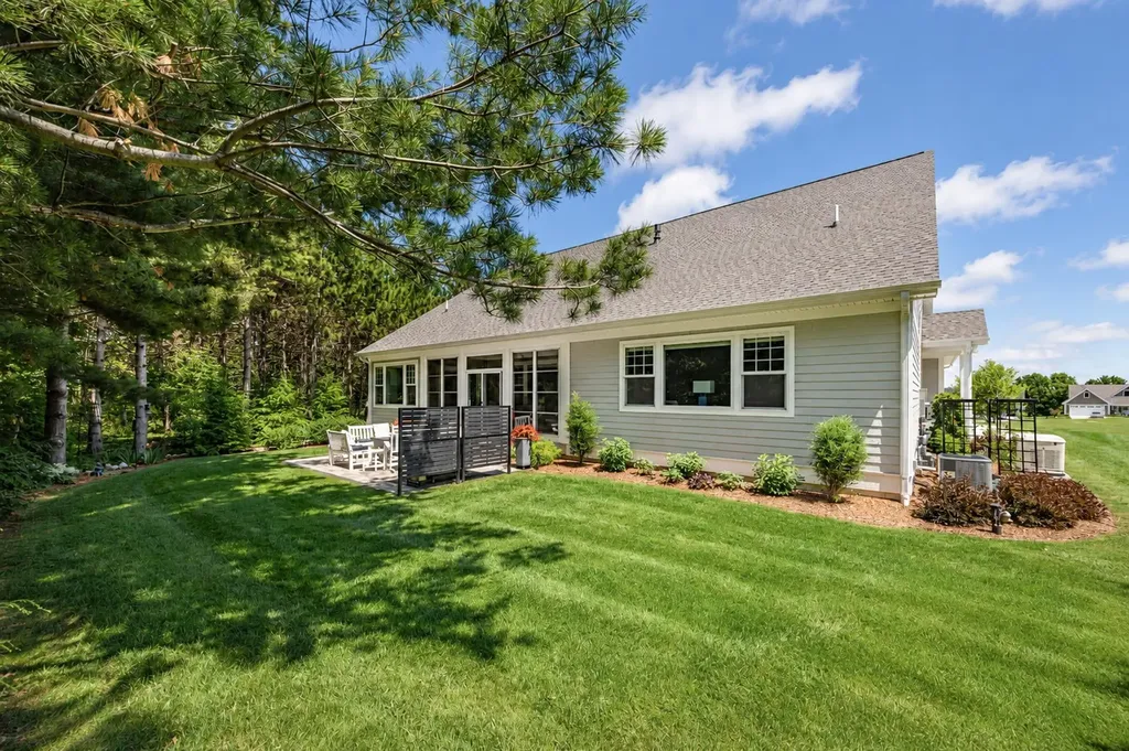 176 Vineyard Ridge Drive Peninsula Township MI 49686