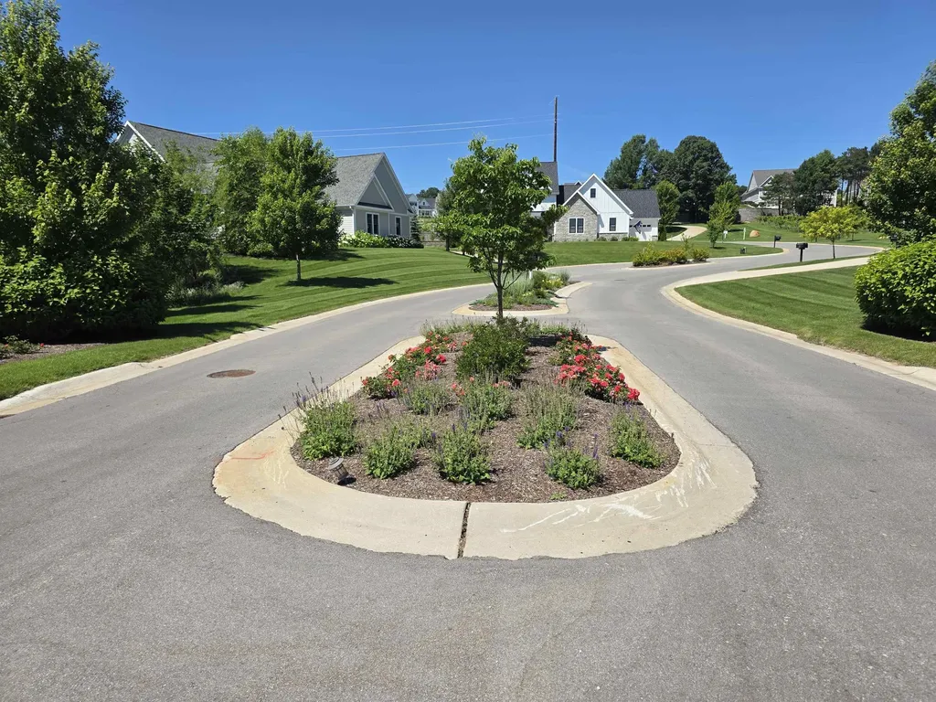 176 Vineyard Ridge Drive Peninsula Township MI 49686