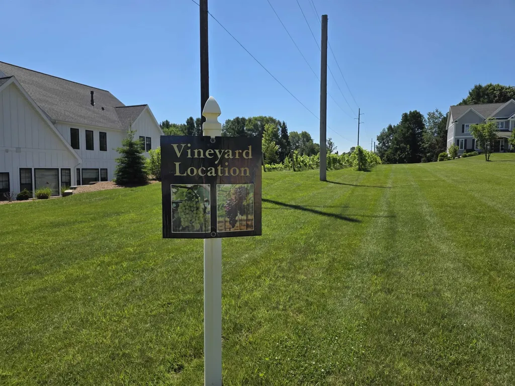 176 Vineyard Ridge Drive Peninsula Township MI 49686