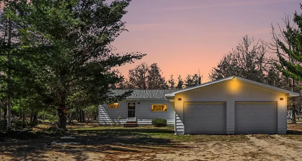 9840 S Parrott Circle SE Garfield Township MI 49633