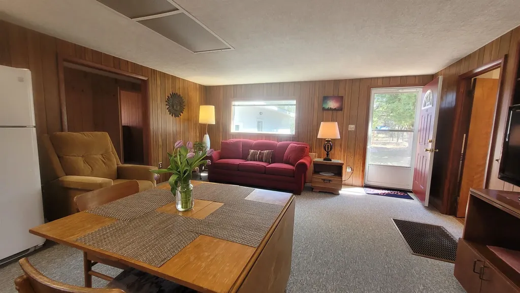 9840 S Parrott Circle SE Garfield Township MI 49633