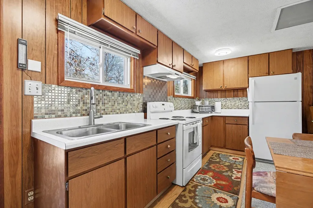 9840 S Parrott Circle SE Garfield Township MI 49633