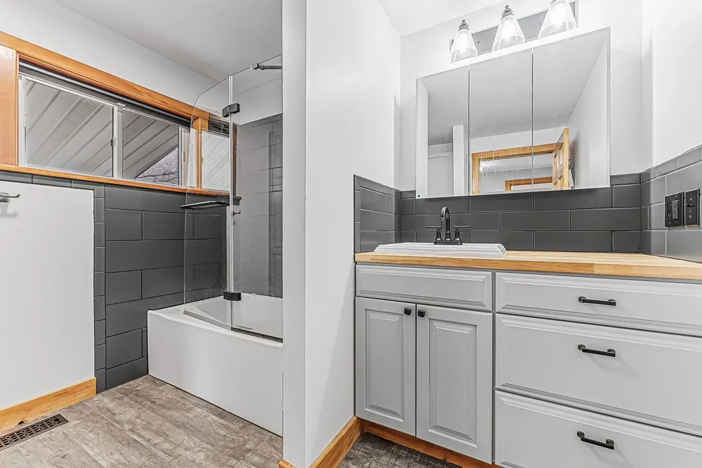 7710 Us-31 N Acme Township MI 49690