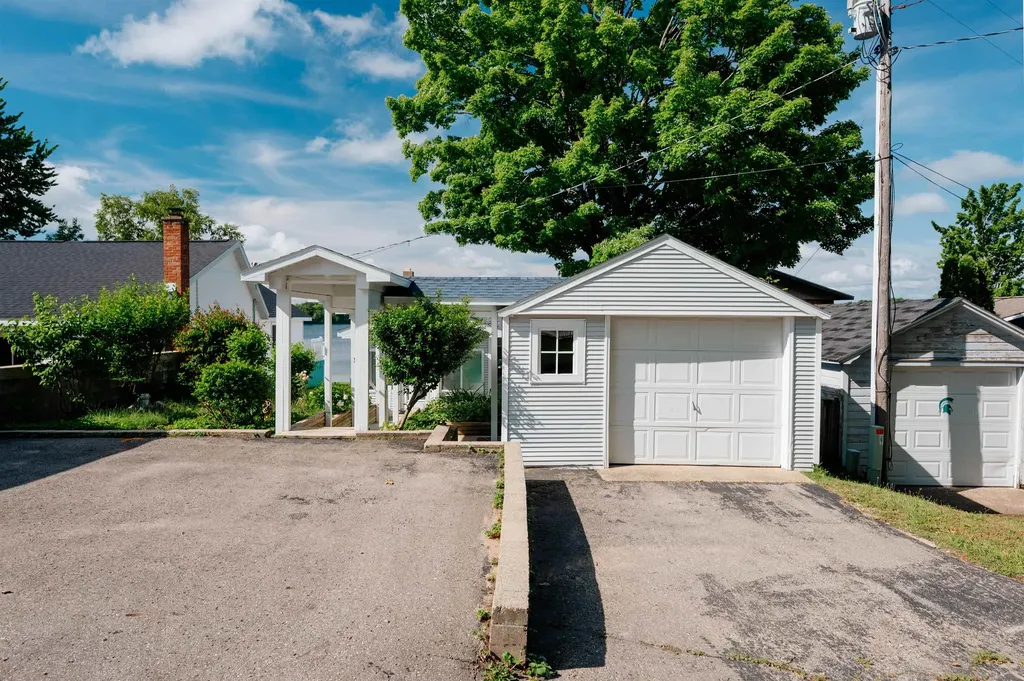 5133 Silver Lake Shores Road Blair Township MI 49685