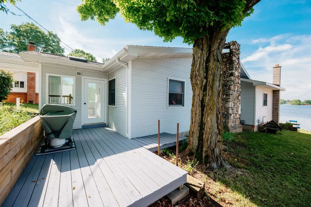 5133 Silver Lake Shores Road Blair Township MI 49685