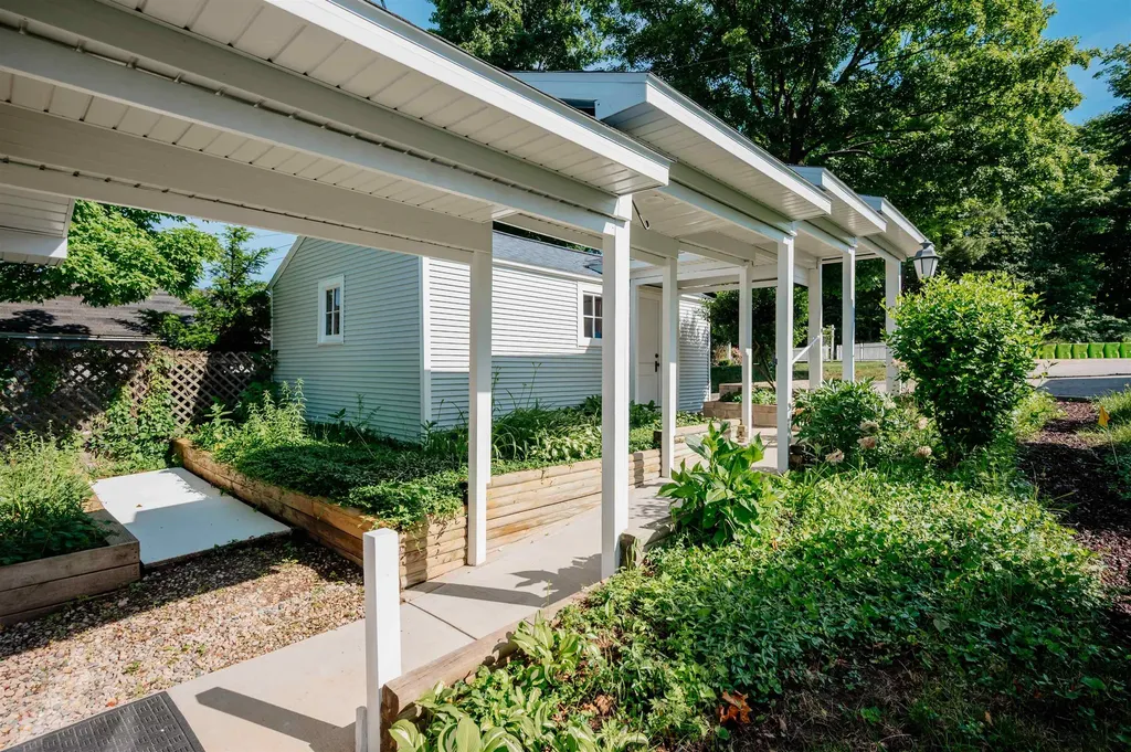 5133 Silver Lake Shores Road Blair Township MI 49685