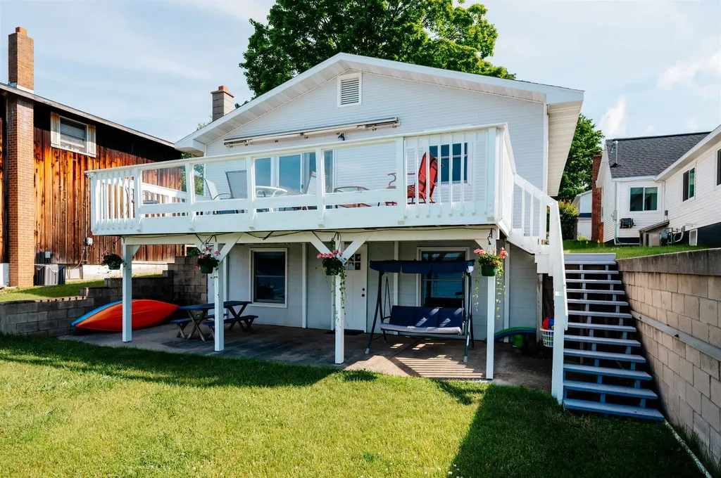 5133 Silver Lake Shores Road Blair Township MI 49685