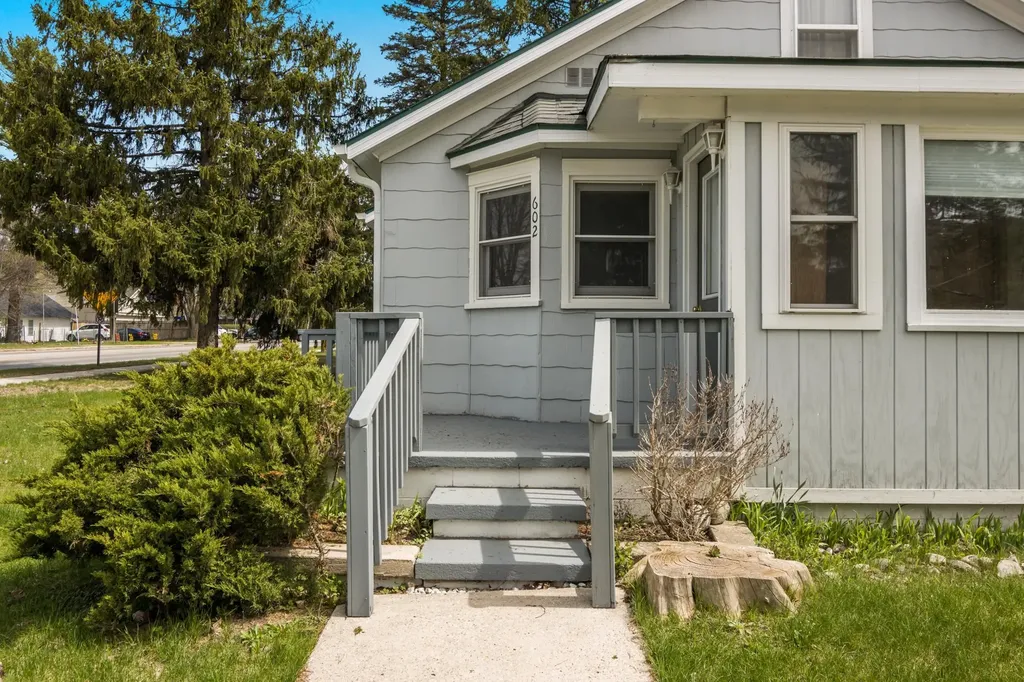 602 E Cayuga Street Kearney Township MI 49615