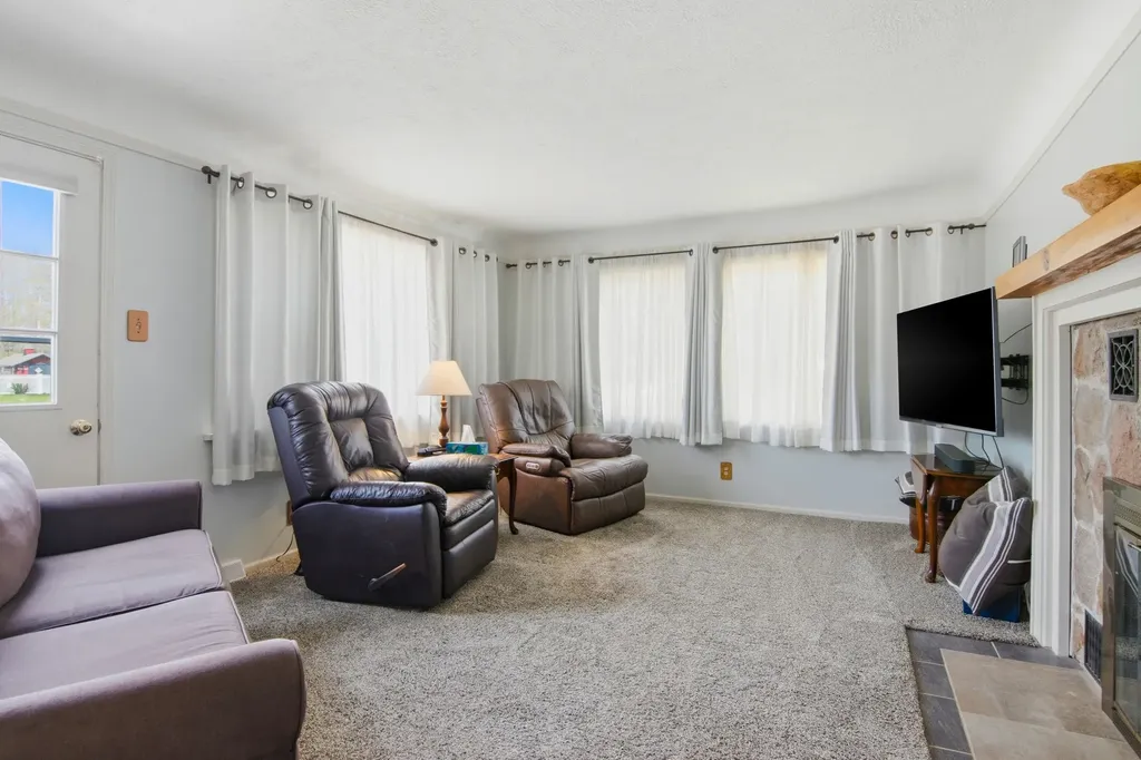602 E Cayuga Street Kearney Township MI 49615