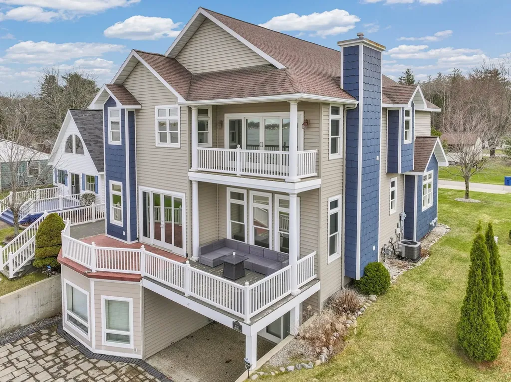 2121 Sunnyside Drive Cadillac City MI 49601