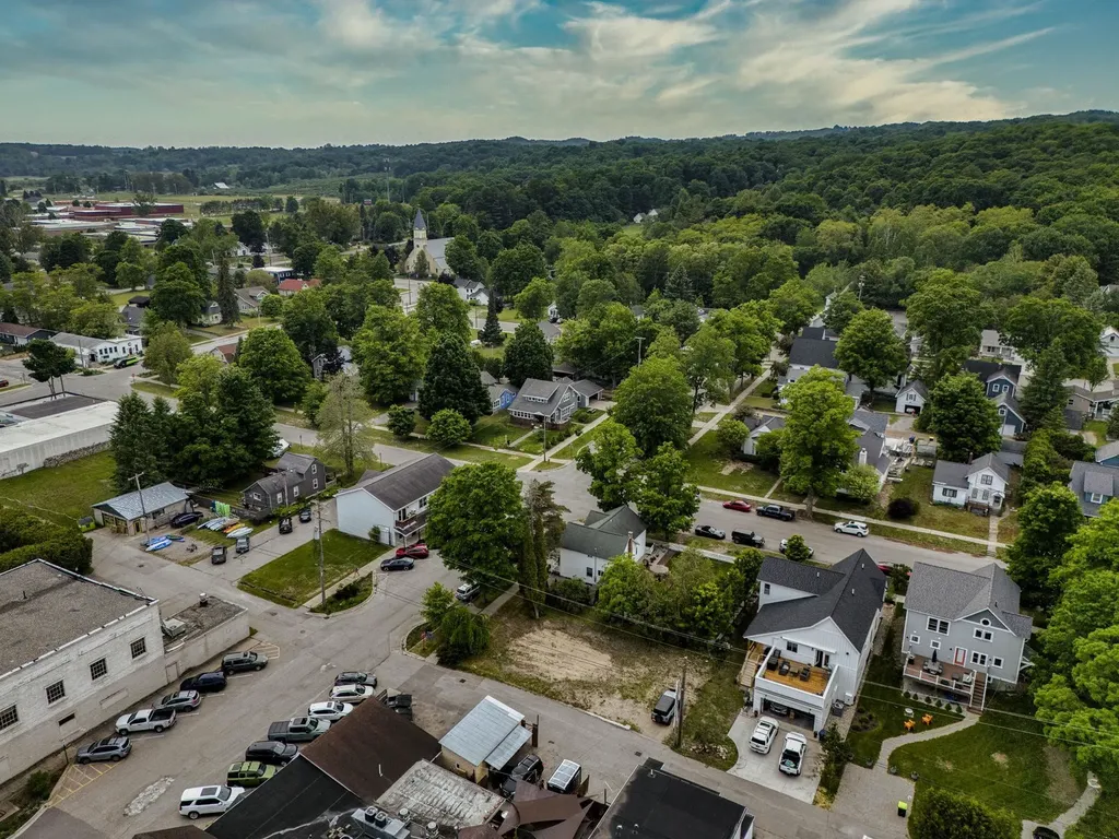 112 W Madison Avenue Suttons Bay Township MI 49682