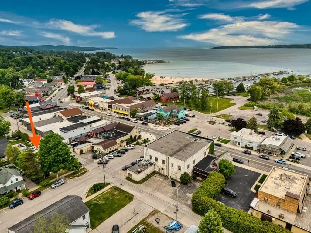 112 W Madison Avenue Suttons Bay Township MI 49682