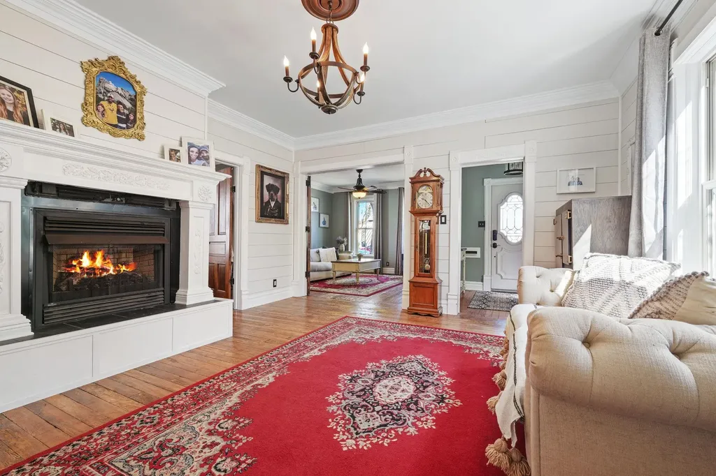 206 E Ninth Street Traverse City City MI 49684