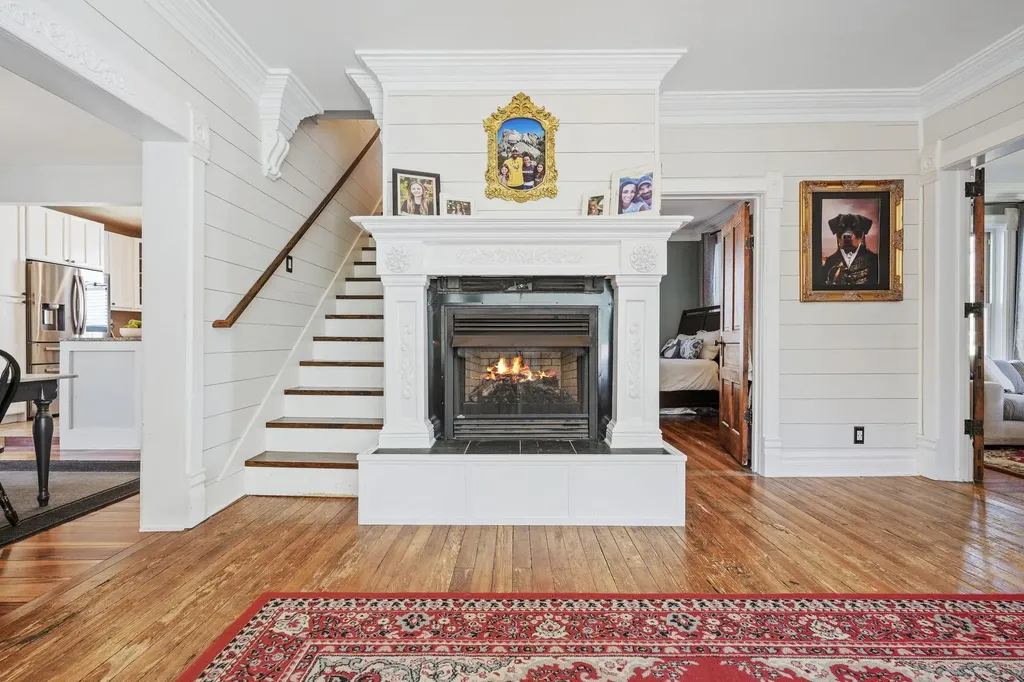 206 E Ninth Street Traverse City City MI 49684
