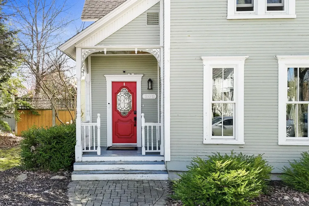 206 E Ninth Street Traverse City City MI 49684