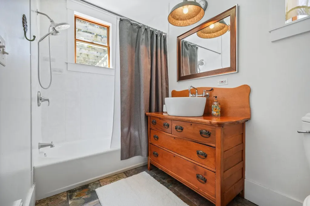 206 E Ninth Street Traverse City City MI 49684