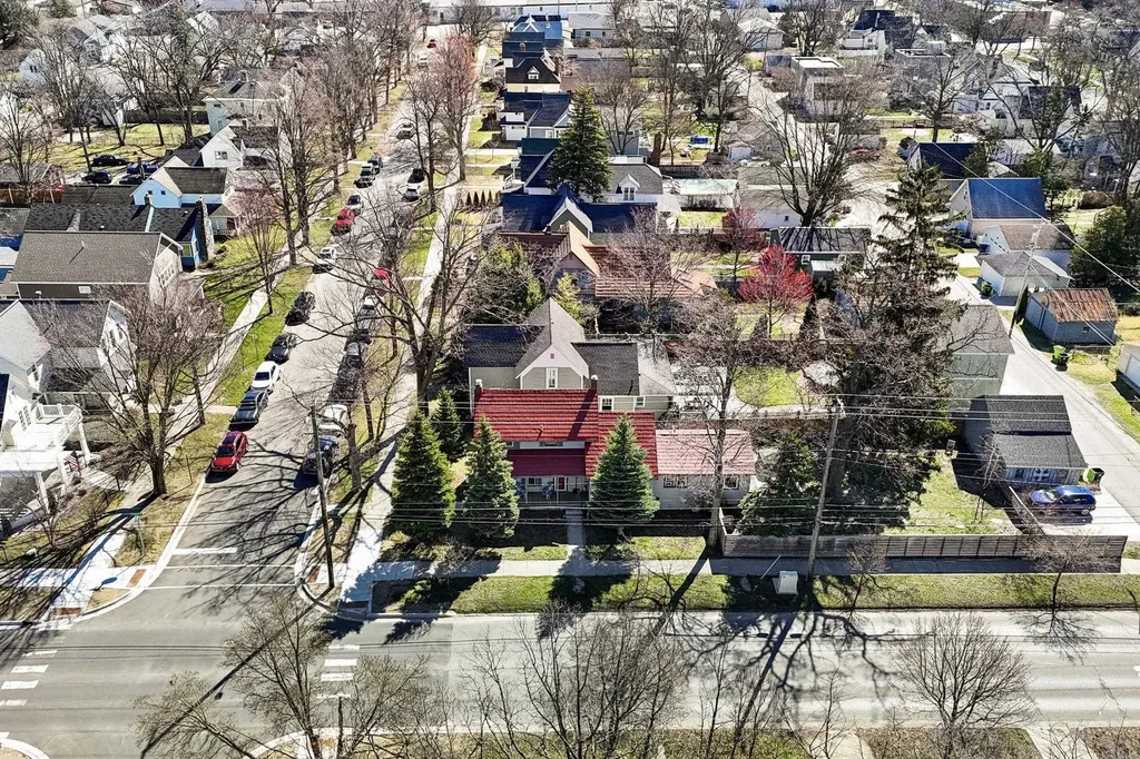 206 E Ninth Street Traverse City City MI 49684