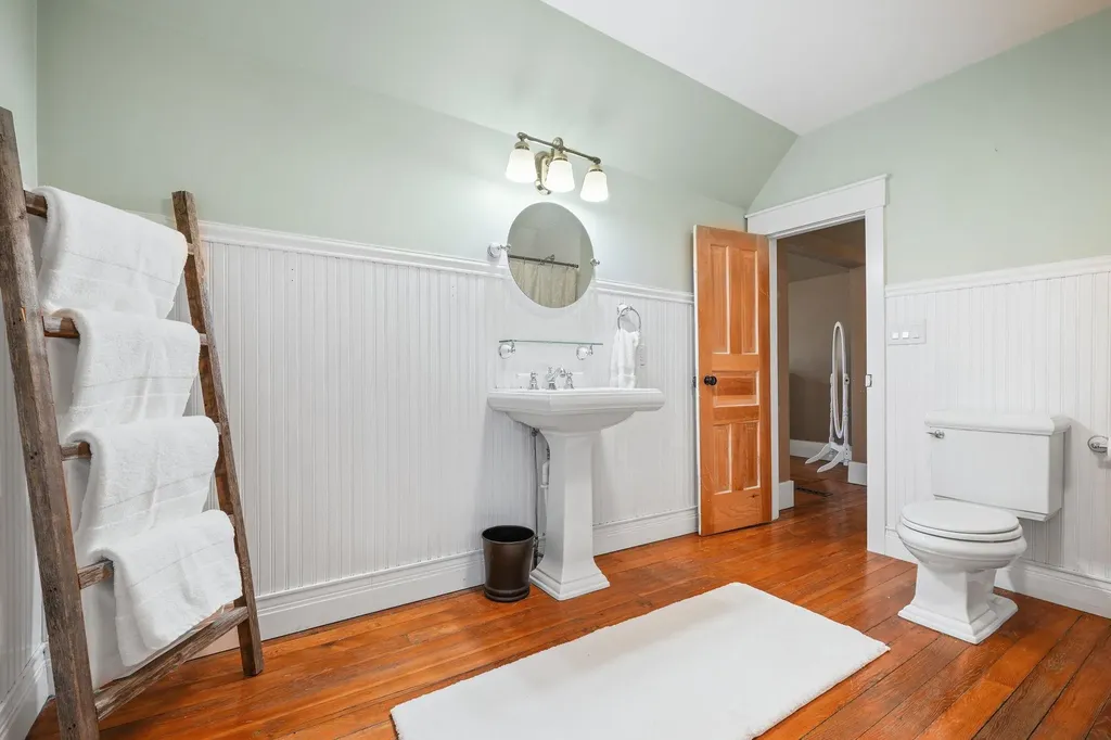 206 E Ninth Street Traverse City City MI 49684