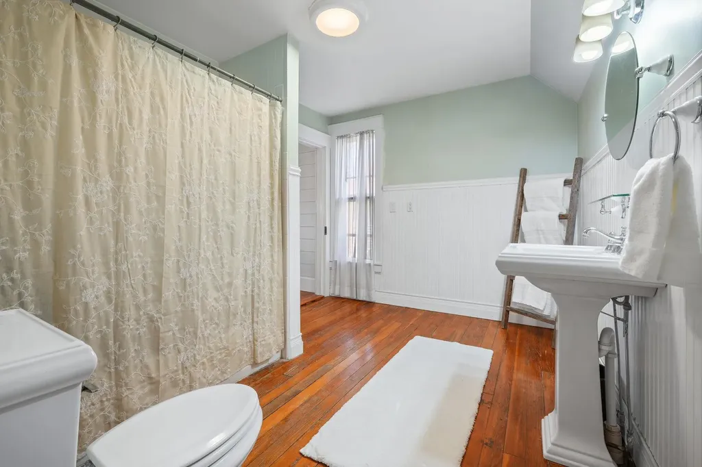 206 E Ninth Street Traverse City City MI 49684