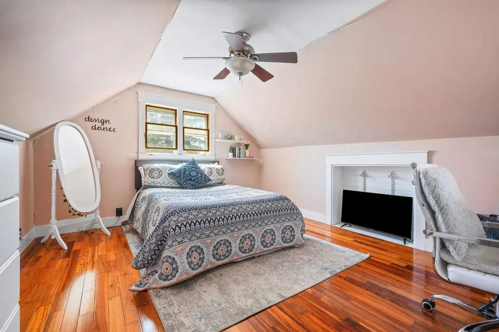 206 E Ninth Street Traverse City City MI 49684