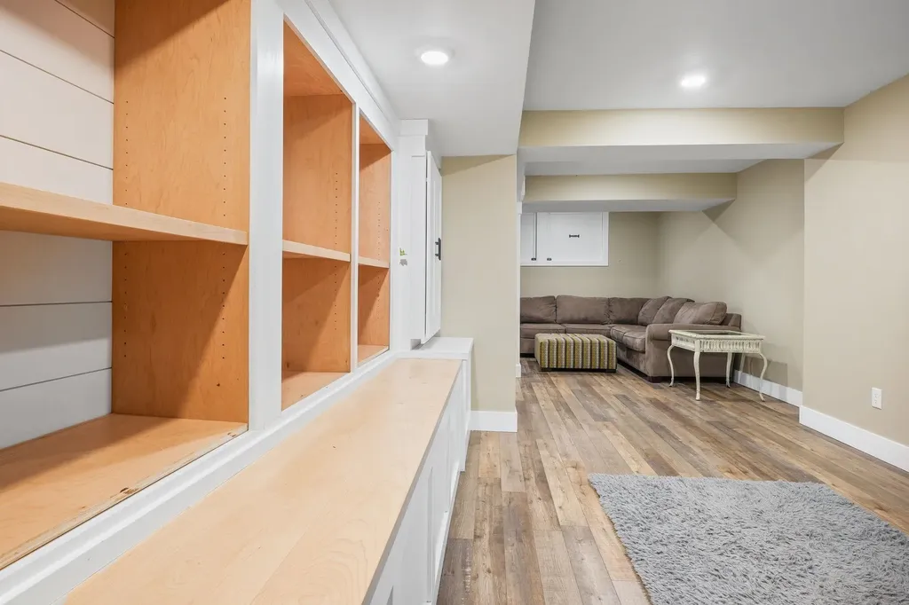 206 E Ninth Street Traverse City City MI 49684