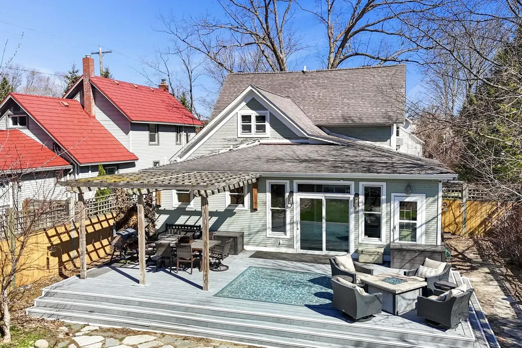 206 E Ninth Street Traverse City City MI 49684