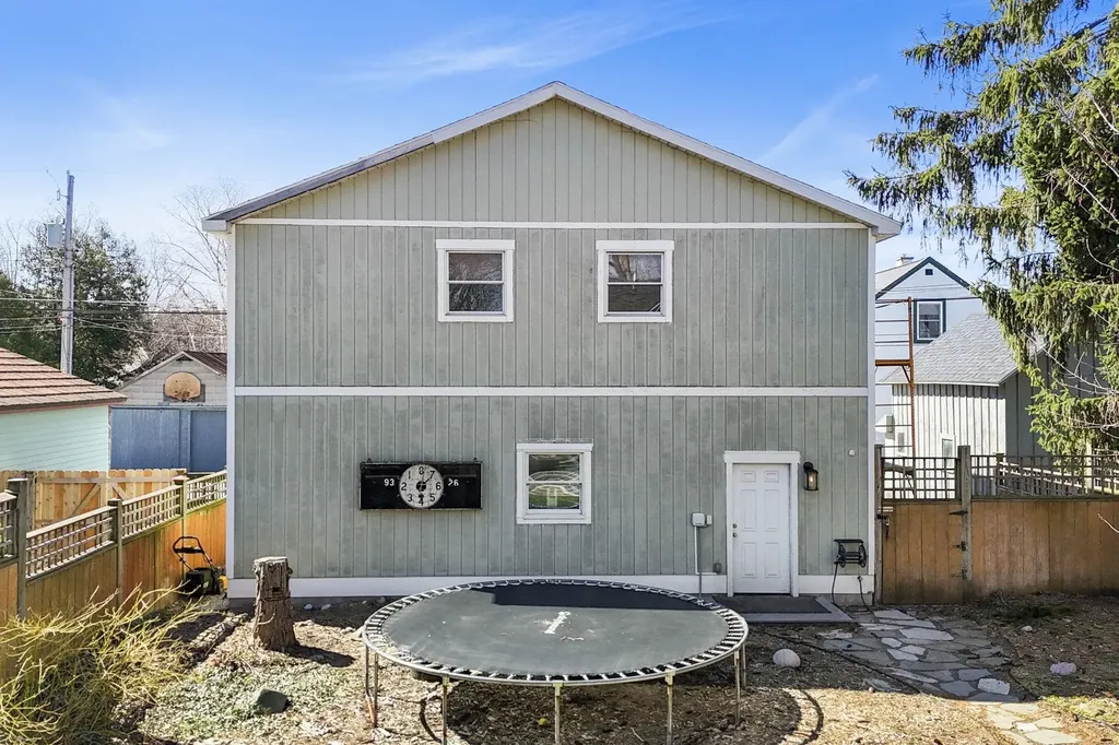 206 E Ninth Street Traverse City City MI 49684