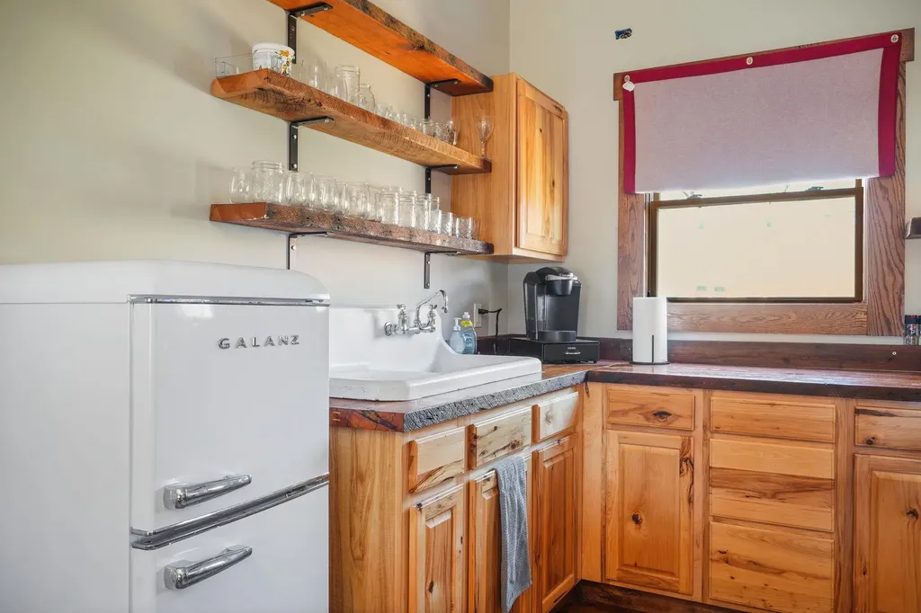 206 E Ninth Street Traverse City City MI 49684