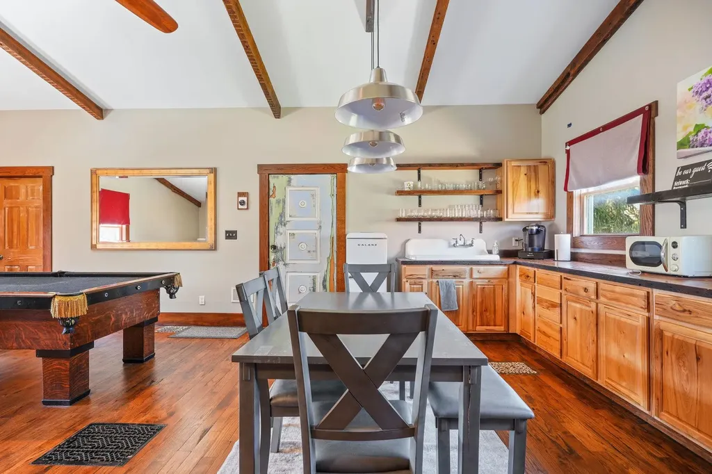 206 E Ninth Street Traverse City City MI 49684