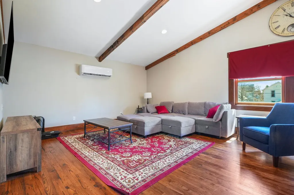 206 E Ninth Street Traverse City City MI 49684