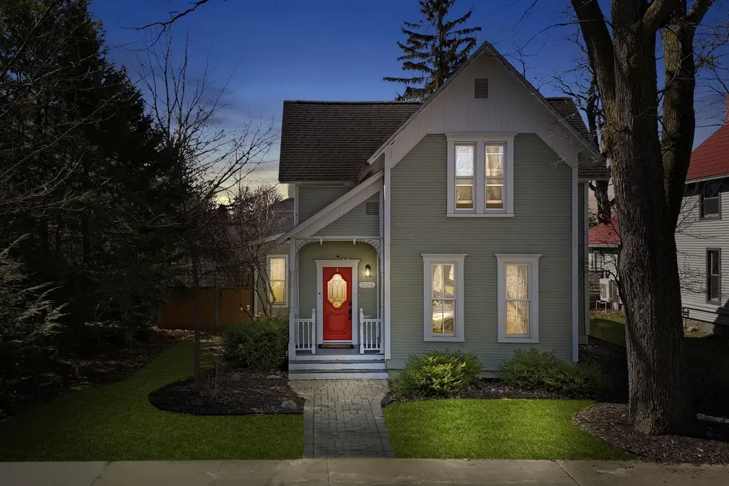 206 E Ninth Street Traverse City City MI 49684