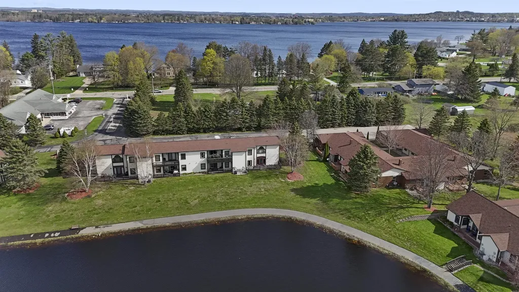 221 Wildwood Drive Cadillac City MI 49601