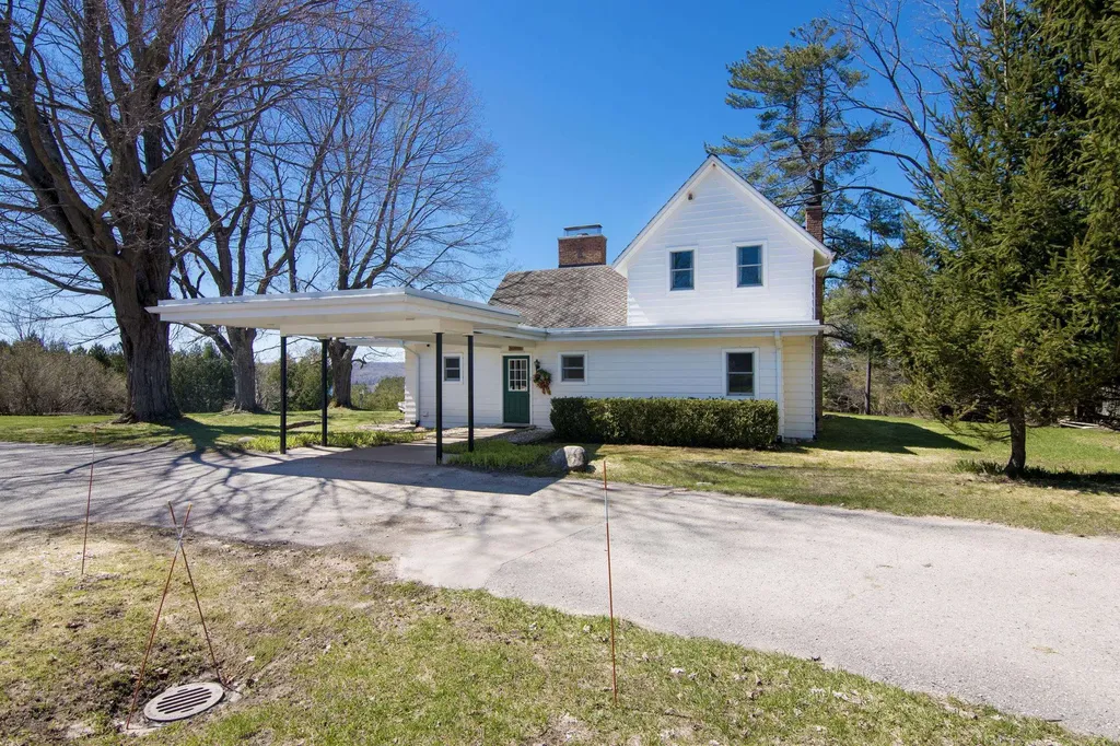 8952 Ridge Road Eveline Township MI 49727