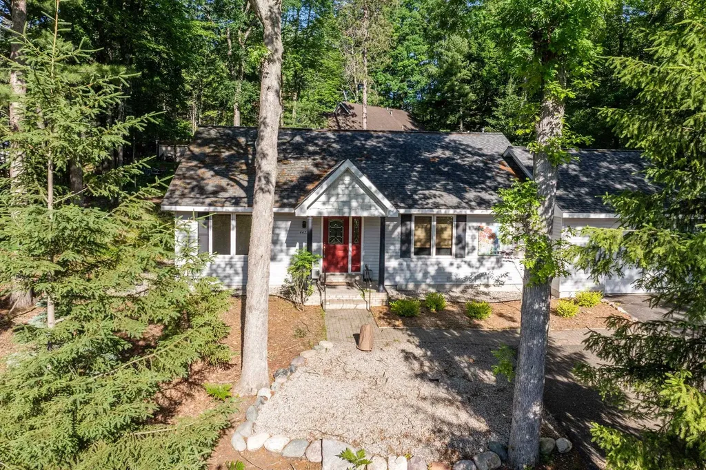 4473 Paper Birch Lane Acme Township MI 49686