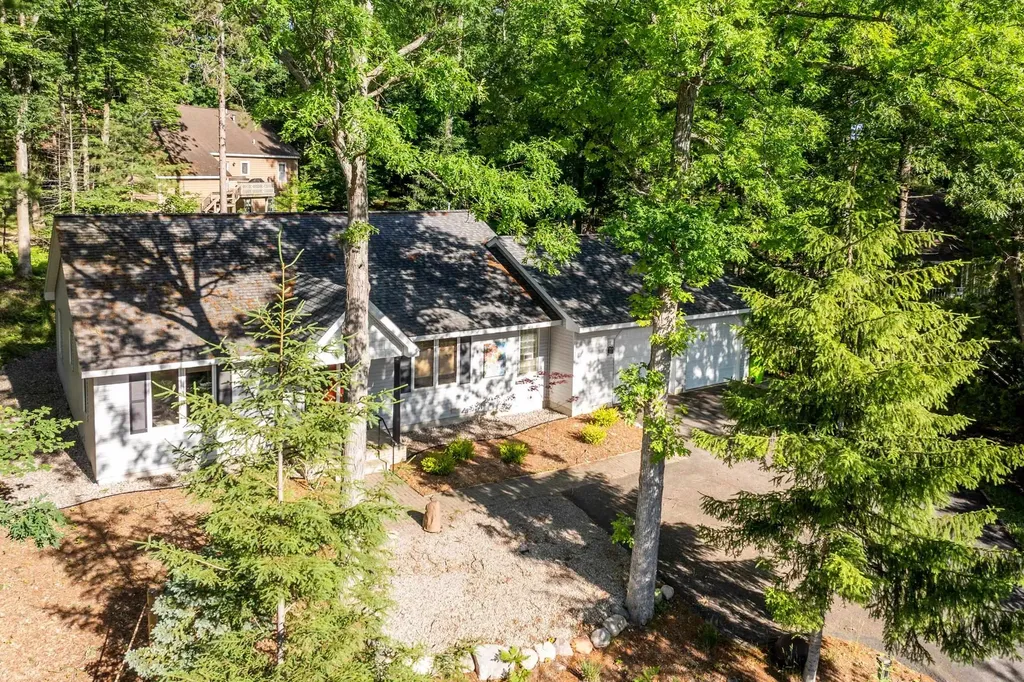 4473 Paper Birch Lane Acme Township MI 49686